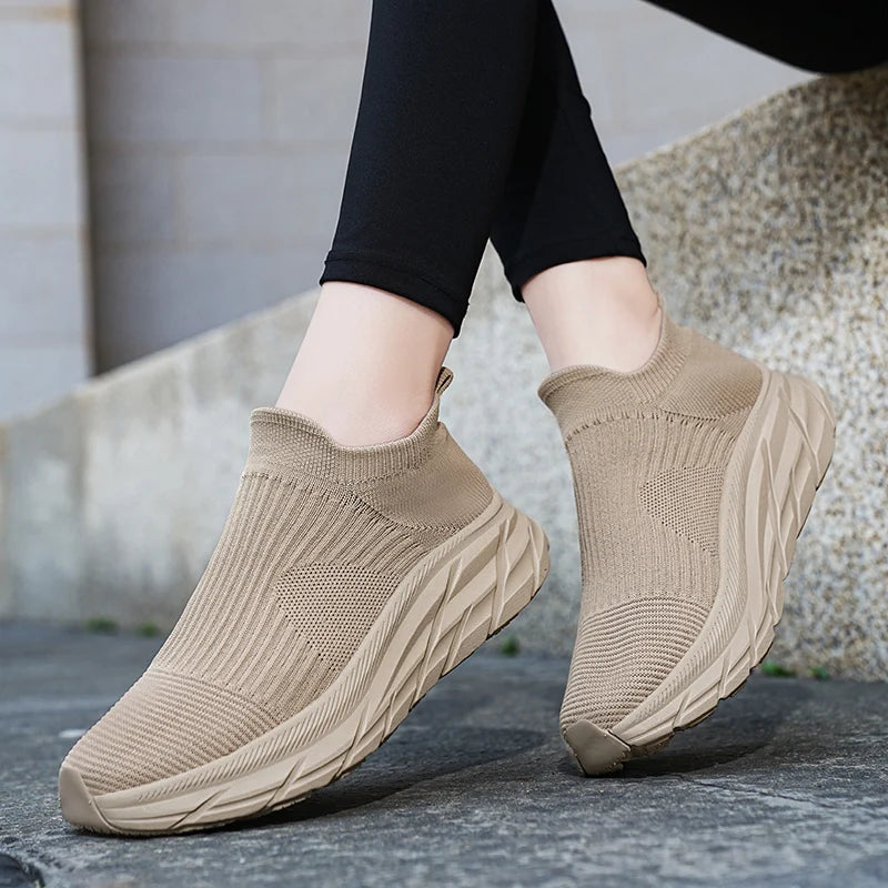 Summer shoes ladies couple casual shoes fashion lightweight breathable walking sneaker covers wear men's mesh flats women plus44