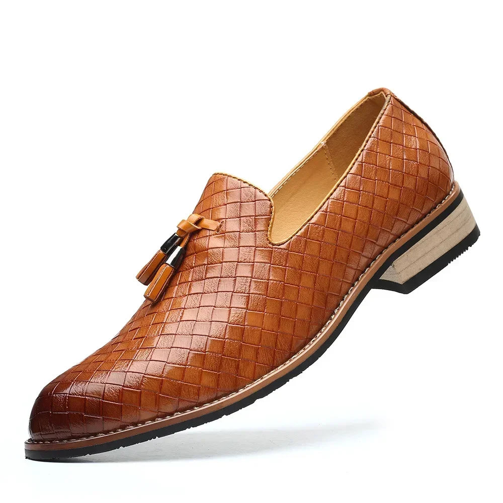 Fringe Men Leather Casual Shoes Checkered Man Loafers Coiffeur Leather Shoes Fashion Driving Mens Shoes Sapato Social Masculino