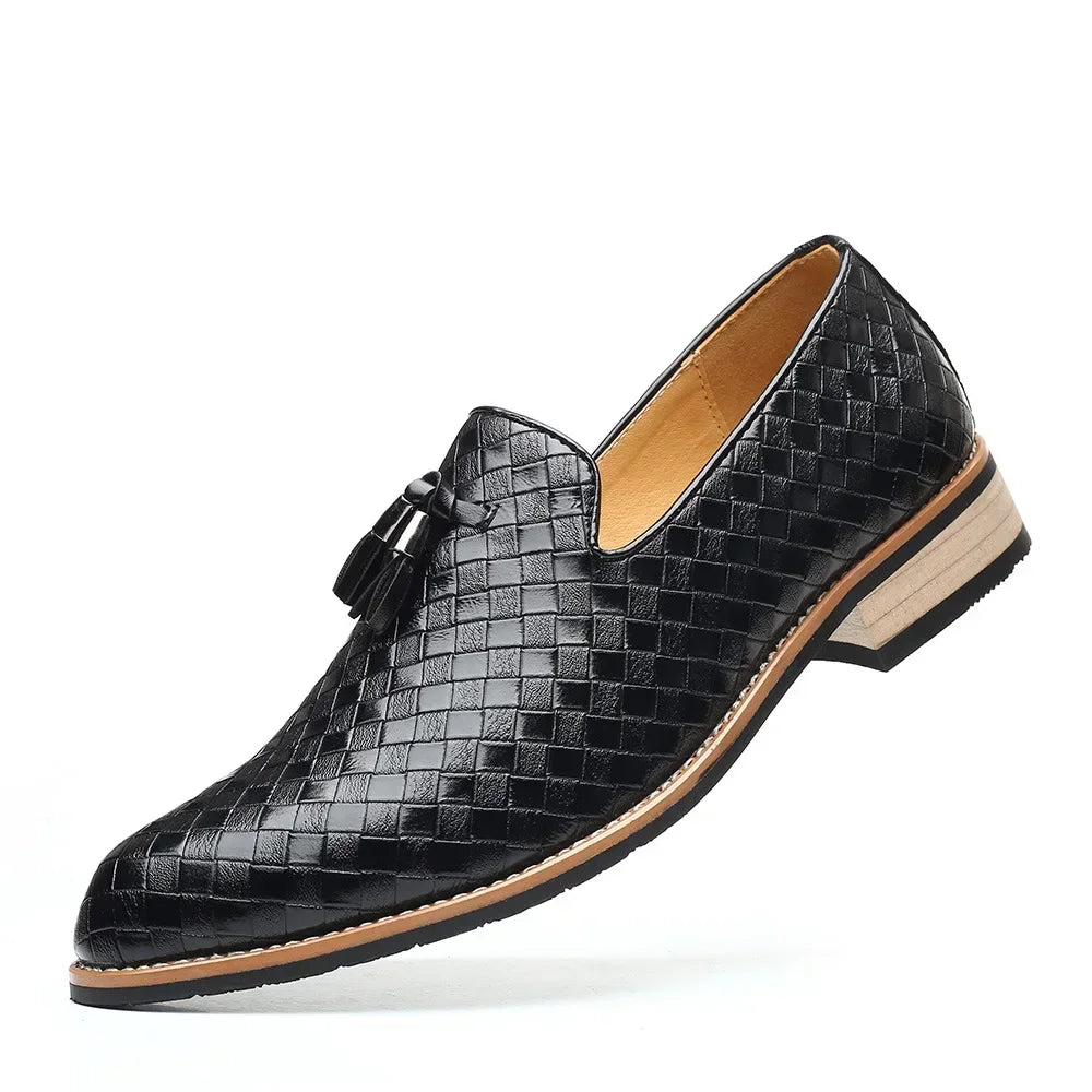 Fringe Men Leather Casual Shoes Checkered Man Loafers Coiffeur Leather Shoes Fashion Driving Mens Shoes Sapato Social Masculino